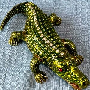 Jeweled alligator trinket box